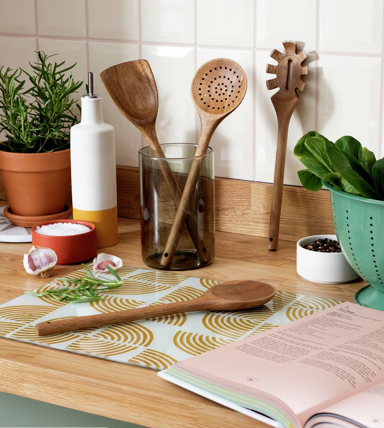 Habitat Global 4 Piece Wooden Utensils Set - Natural 2 Habitat Global 4 Piece Wooden Utensils Set - Natural - Image 2