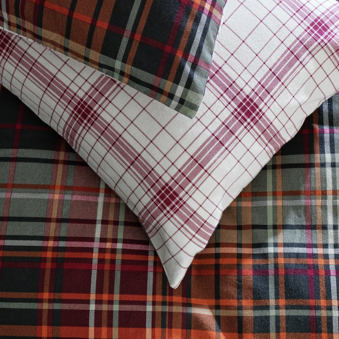 Habitat Red Brushed Check Bedding Set - Single 4 Habitat Red Brushed Check Bedding Set - Single - Image 4