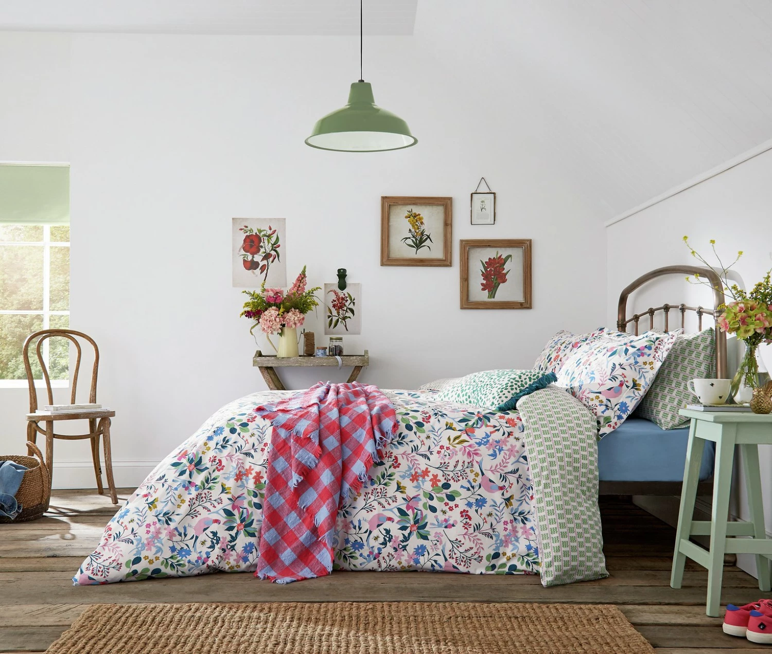 Joules Cotton Pheasant Floral White Bedding Set - Single 2 Joules Cotton Pheasant Floral White Bedding Set - Single - Image 2