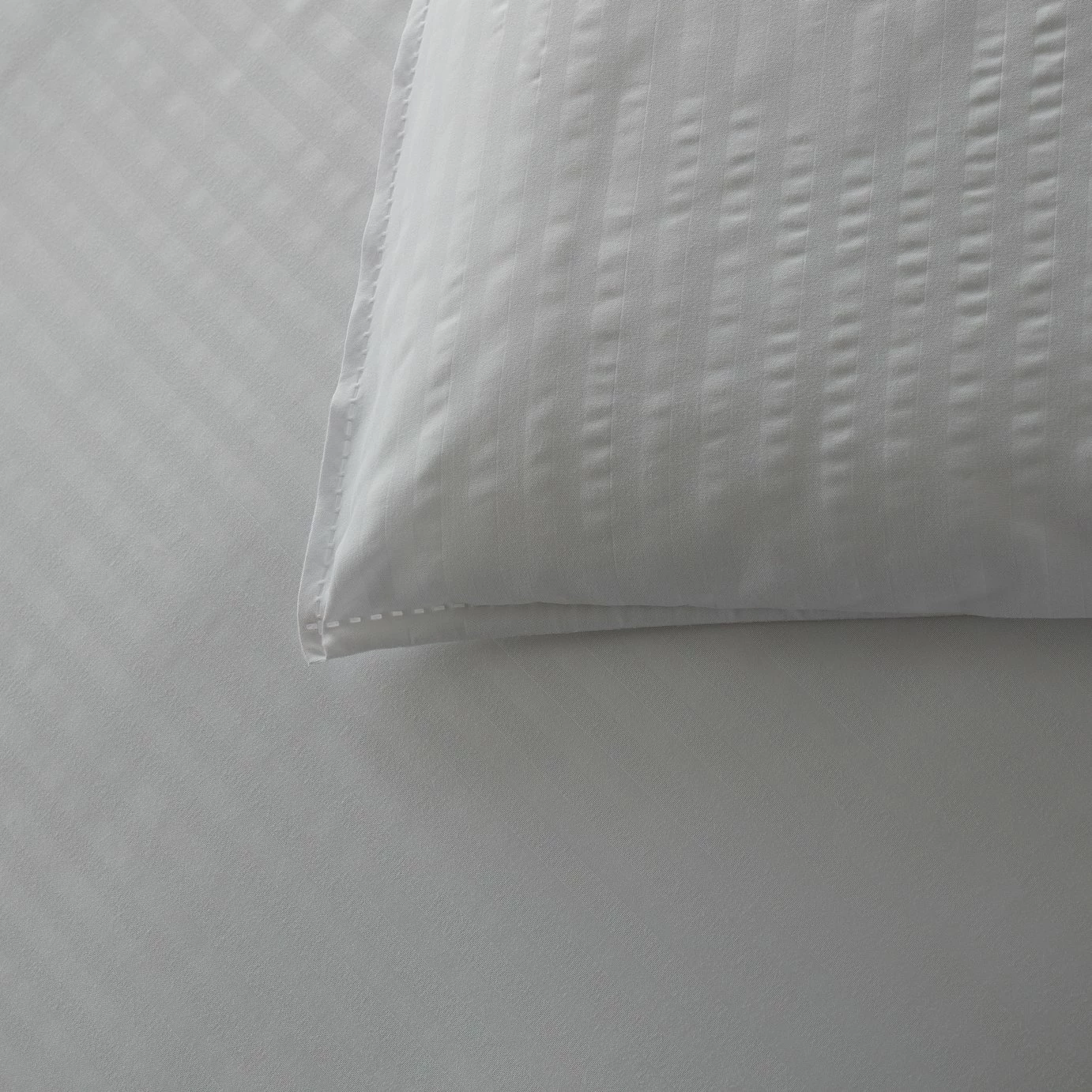 Habitat Feels Like Down 10.5 Tog Duvet - Double 8 Habitat Feels Like Down 10.5 Tog Duvet - Double - Image 8