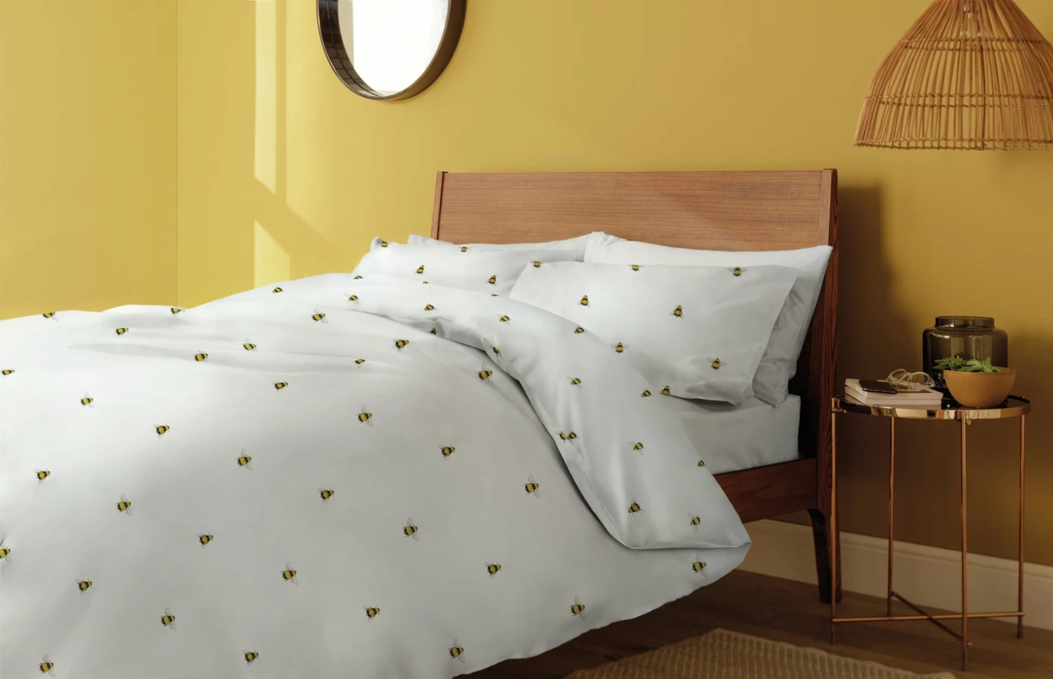 Habitat Hideaway Bee Print White Bedding Set - Single 1 Habitat Hideaway Bee Print White Bedding Set - Single
