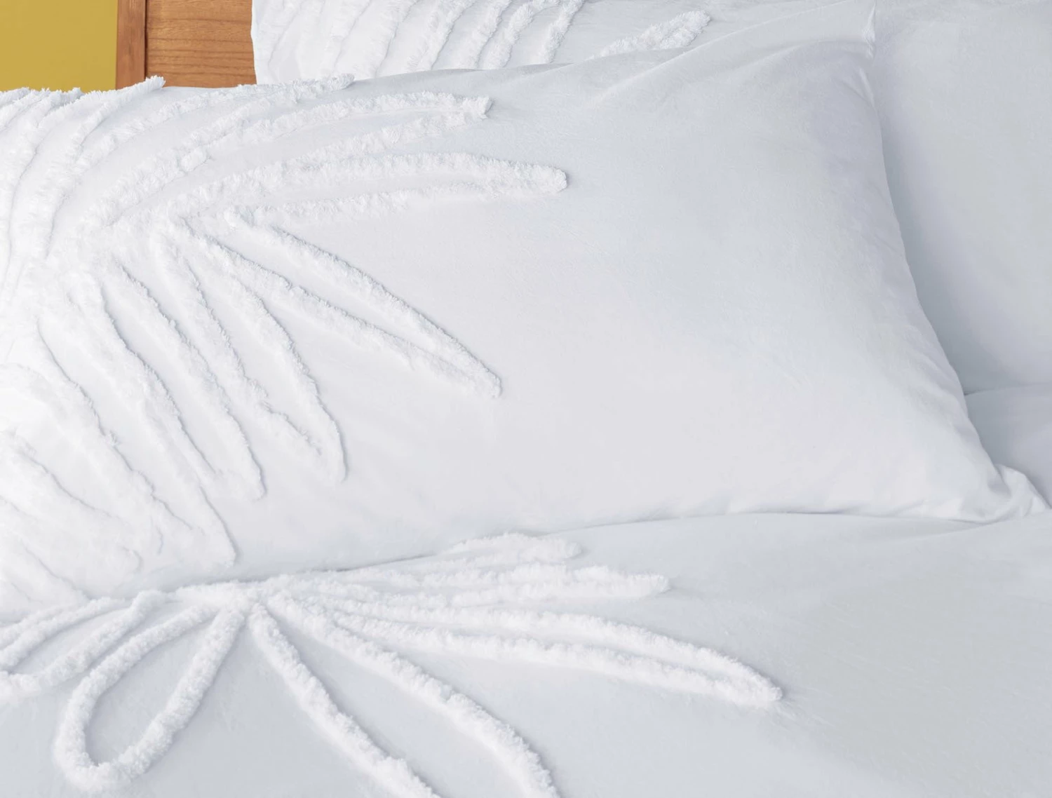 Habitat Cotton Tufted Leaf White Bedding Set - Double 4 Habitat Cotton Tufted Leaf White Bedding Set - Double - Image 4