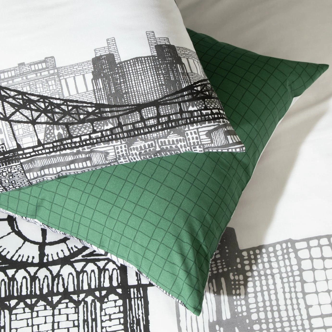 Habitat London Skyline Print Black &White Bedding Set-Single 4 Habitat London Skyline Print Black &White Bedding Set-Single - Image 4