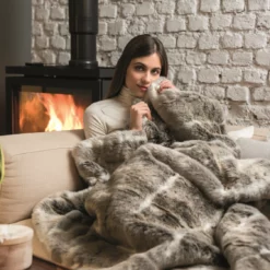 Dreamland Luxury Faux Fur Husky Heated Throw - Large -Habitat Sales Store 9522204 R Z010A