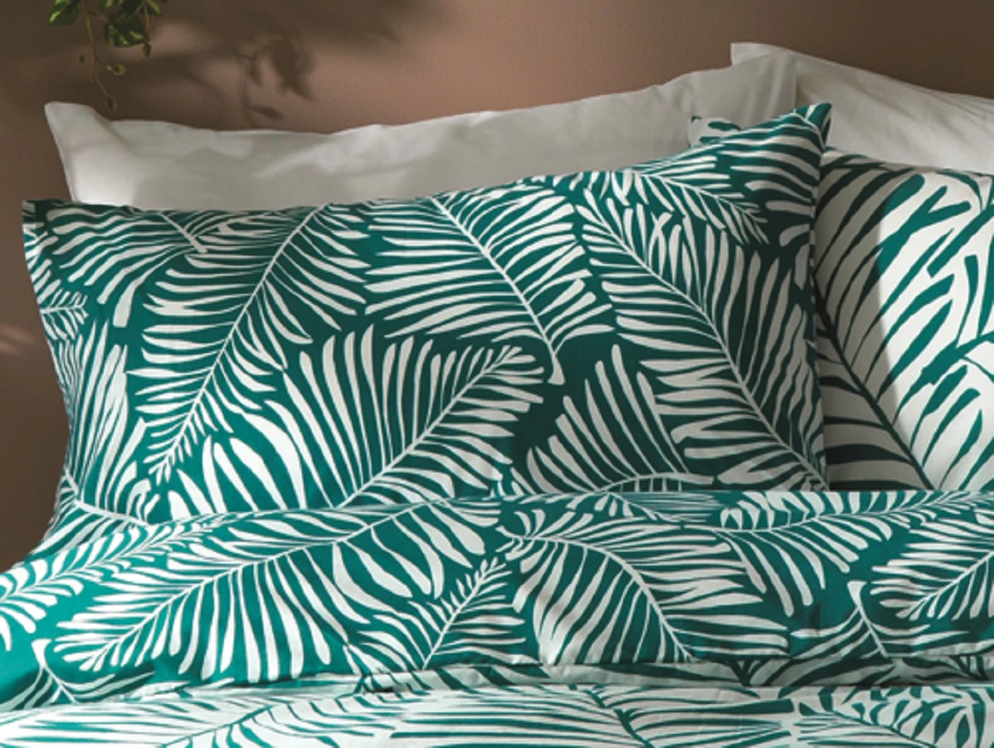 Habitat Abstract Green Leaf & White Bedding Set - Single 6 Habitat Abstract Green Leaf & White Bedding Set - Single - Image 6