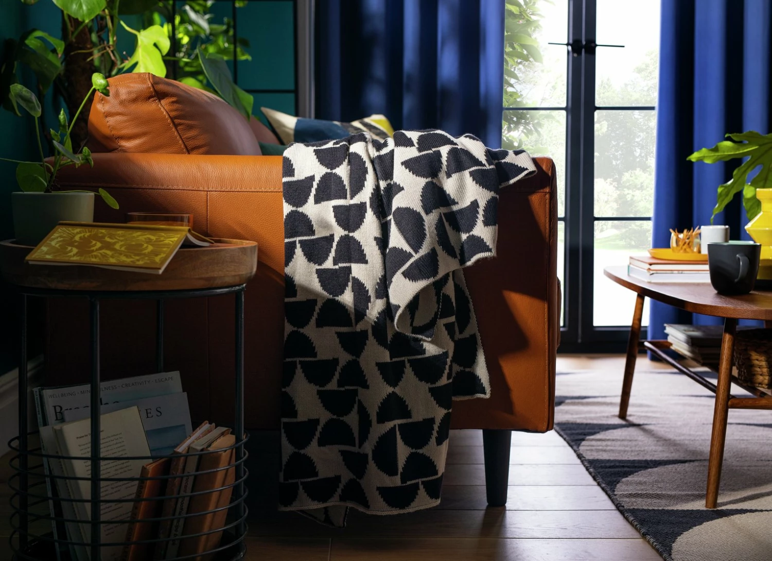 Habitat Geo Woven Throw - Black & White - 120x170cm 2 Habitat Geo Woven Throw - Black & White - 120x170cm - Image 2